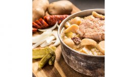 Vepřové žebírko burgonyával Adventure Menu