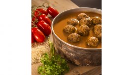 Masové koule basmati rizzsel és paradicsommártással Adventure Menu
