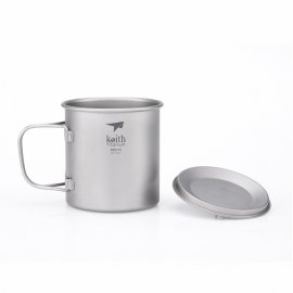 Titan bögre Keith fedéllel 550ml