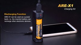 USB töltő Fenix ARE-X1 + 18650 (2600 mAh)