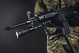 Fegyverre szerelhető szerelék zseblámpákhoz Armytek AWM-01