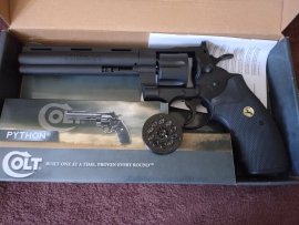 Értékelések: Légpisztoly revolver Umarex Colt Python 6" fekete Diabolo/BB 4,5mm - 1