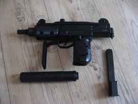 Értékelések: Légpisztoly Umarex IWI Mini UZI 4,5mm - 5