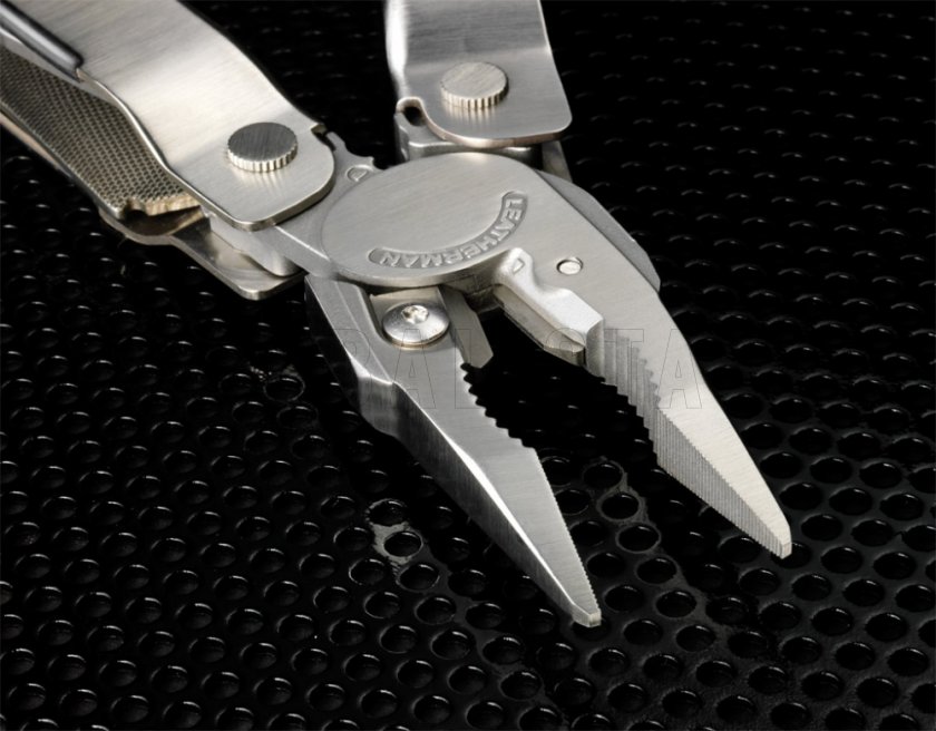 Multitool Leatherman Super Tool 300 fekete