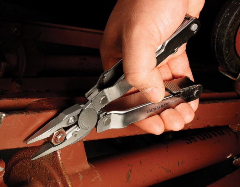 Multitool Leatherman Super Tool 300 fekete