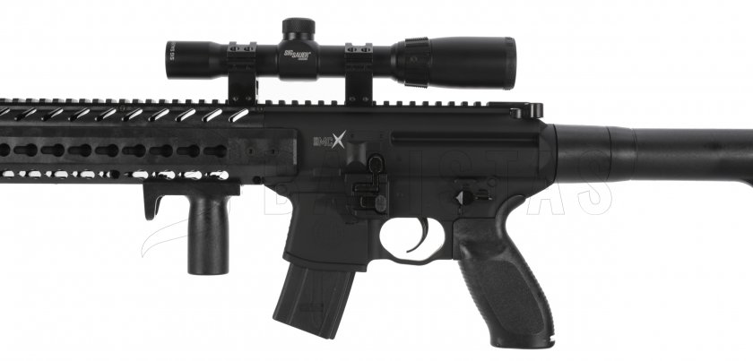Légpuska Sig Sauer MCX 4,5mm távcsővel