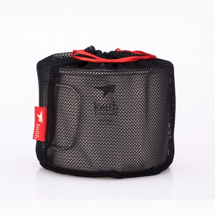 Keith titán bögre fedéllel 900ml