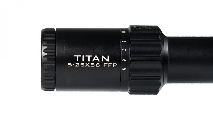 Távcső Element Titan 5-25x56 FFP EHR-2D MOA