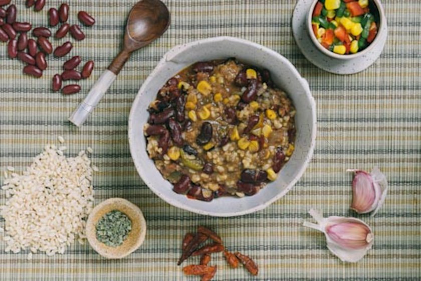 Chili con Carne teljes kiőrlésű rizzsel 350g Forestia
