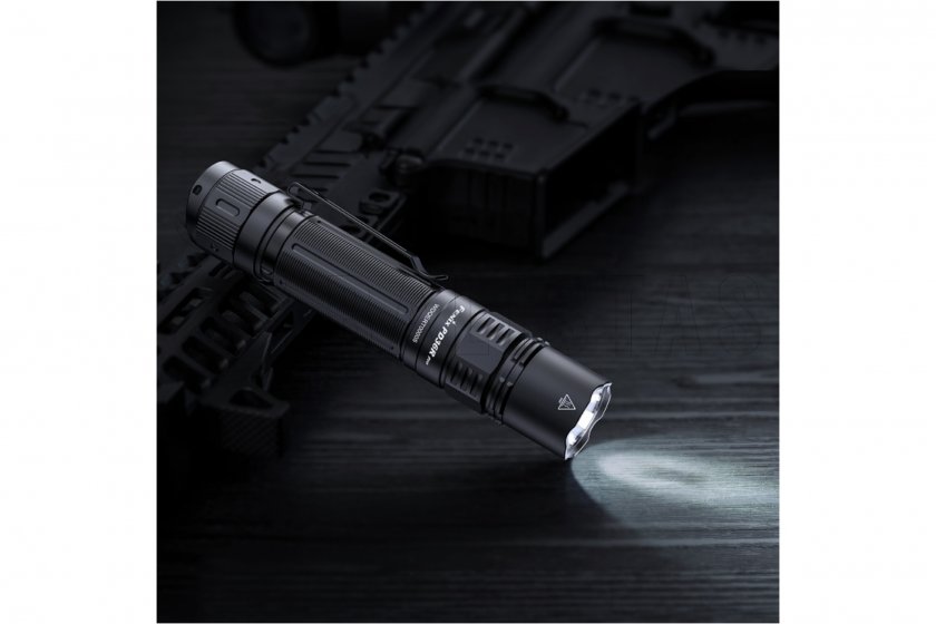 Taktikai zseblámpa Fenix PD36R PRO