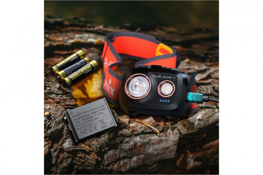 Tölthető fejlámpa Fenix HL32R-T fekete