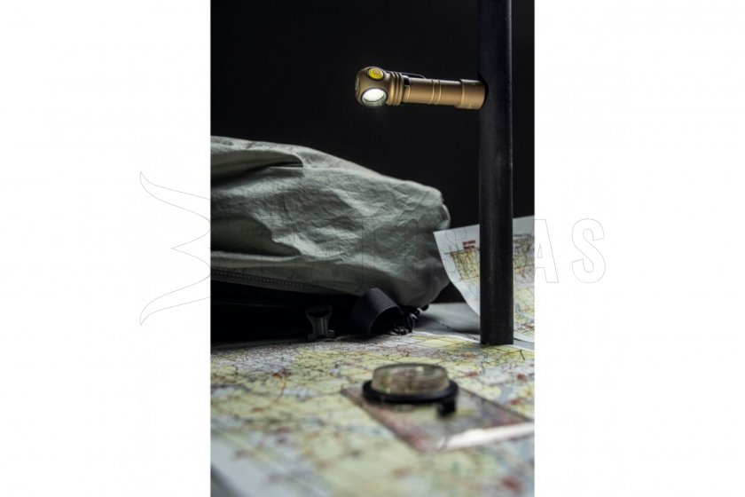 Fejlámpa Armytek Wizard C2 Pro hideg fény Homokszín