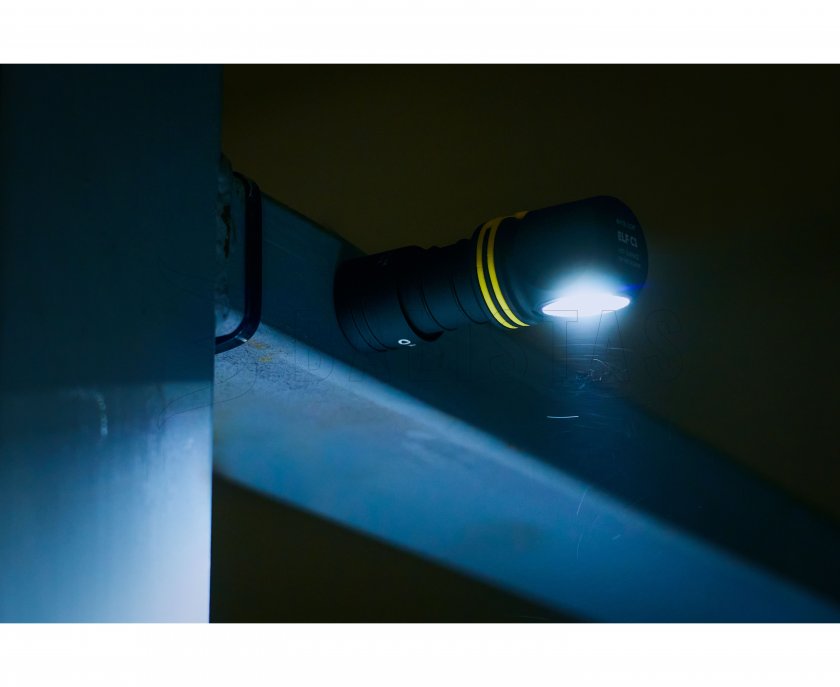 Multifunkciós lámpa Armytek Elf C1 v2 meleg fény