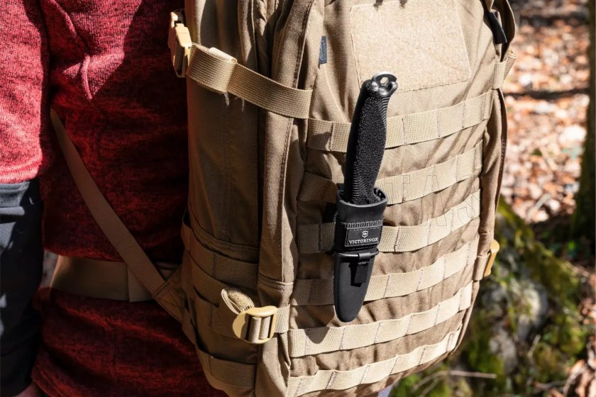 Kés Victorinox Venture Red