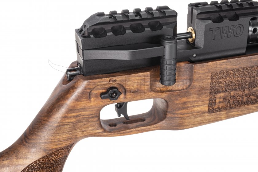 Légpuska EPIC TWO Walnut CFB 700mm 5,5mm