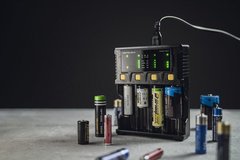 Töltő Armytek UNI C4 plug type C