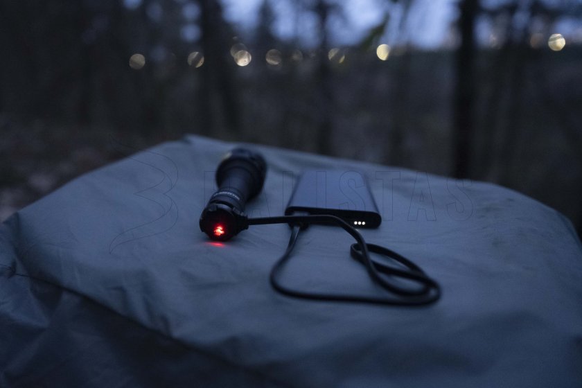 Multifunkciós zseblámpa Armytek Bear WRG