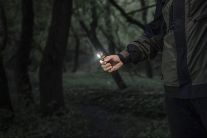 Multifunkcionális zseblámpa Armytek Elf C2 USB-C fehér fény