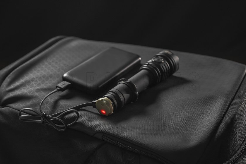 Zseblámpa Armytek Viking PRO MAX hideg fény