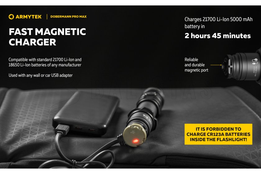 Zseblámpa Armytek Dobermann PRO MAX fehér fény