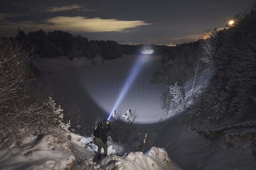 Zseblámpa Armytek Barracuda Pro Max hideg fény