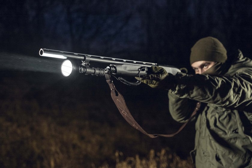 Zseblámpa Armytek Barracuda Pro Max hideg fény