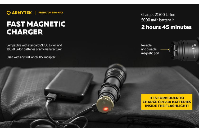 Lámpa Armytek Predator PRO MAX hideg fény