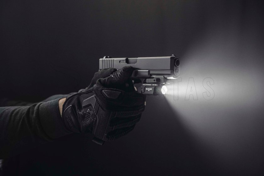 Taktikai lámpa Armytek Buckler M1 hideg fény