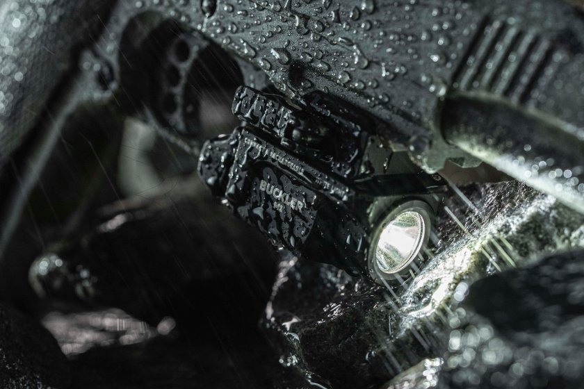 Taktikai lámpa Armytek Buckler M1 hideg fény