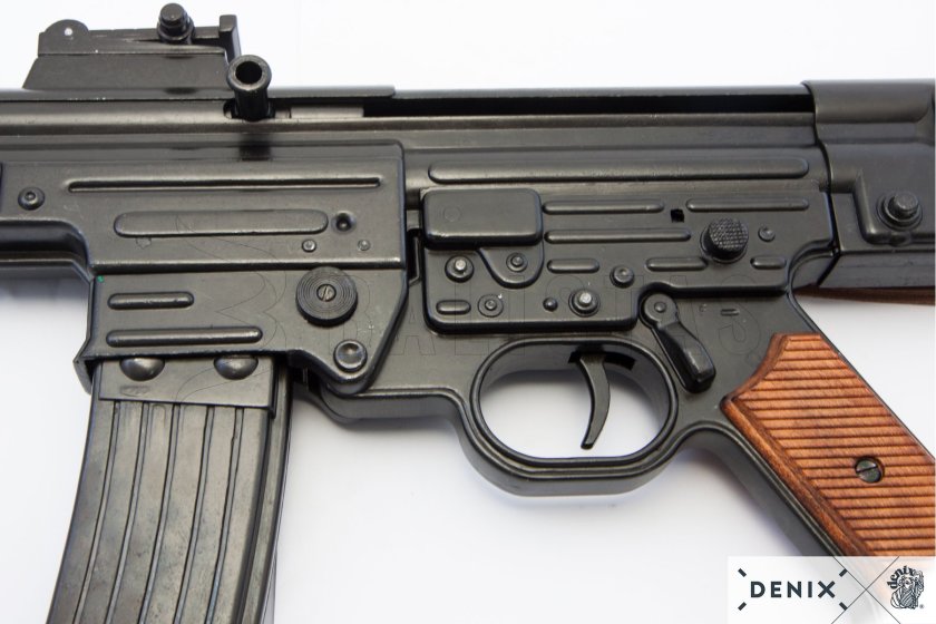 Sturmgewehr 44 replika hevederrel, Németország 1943 11