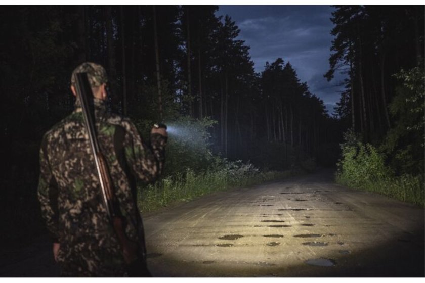 Zseblámpa Armytek Viking PRO szett meleg fény 8